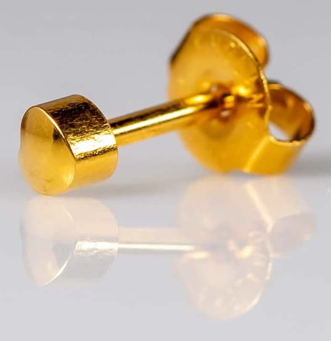 GOLD PLATE STUD - Heart Shape