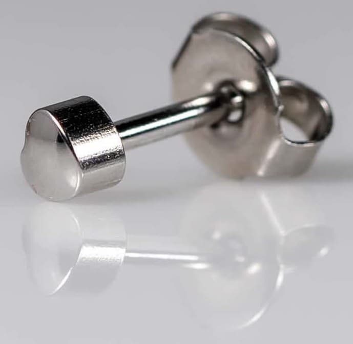 STAINLESS POLISHED STUD - Heart Shape